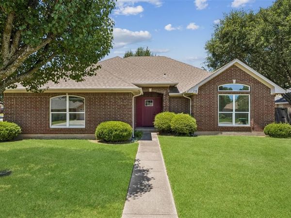 216 Point Circle, Pilot Point, TX 76258