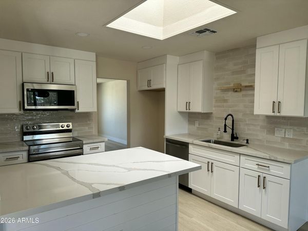 2617 W LAWRENCE Road, Phoenix, AZ 85017