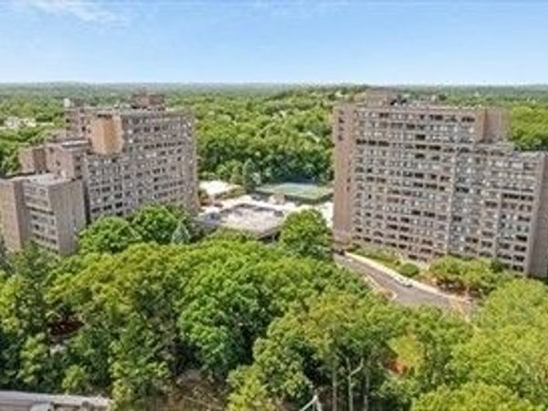 250 Hammond Pond Parkway, Unit 1207S, Newton, MA 02467