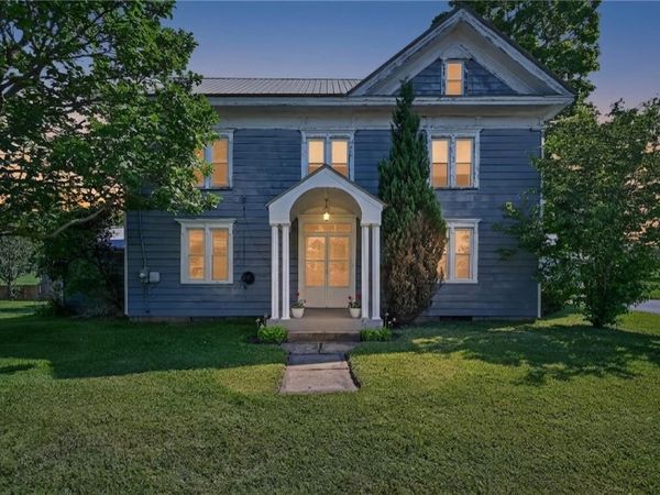 52 Pioneer Lake Rd, Commodore, PA 15729