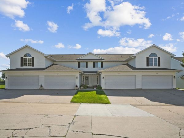 2845 6th Street, Marion, IA 52302