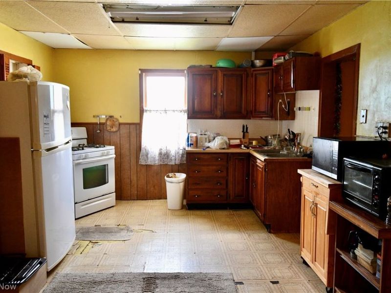 737 Porter Avenue, Campbell, OH 44405 Photo 8