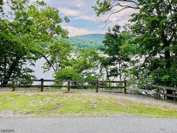 116 Lakeside Dr, Liberty, NJ 07823