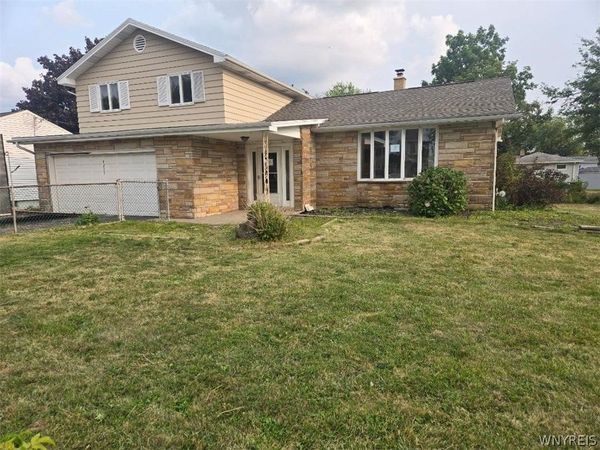 4225 E Frontier Drive, Buffalo, NY 14219