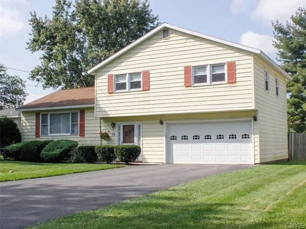 30 Ardencrest Road , Liverpool, NY 13090