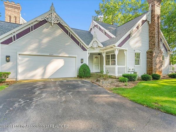 8285 Wallinwood Springs Drive, Jenison, MI 49428