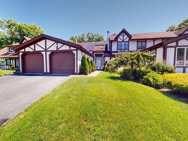 10 Amesworth Court , Middle Island, NY 11953