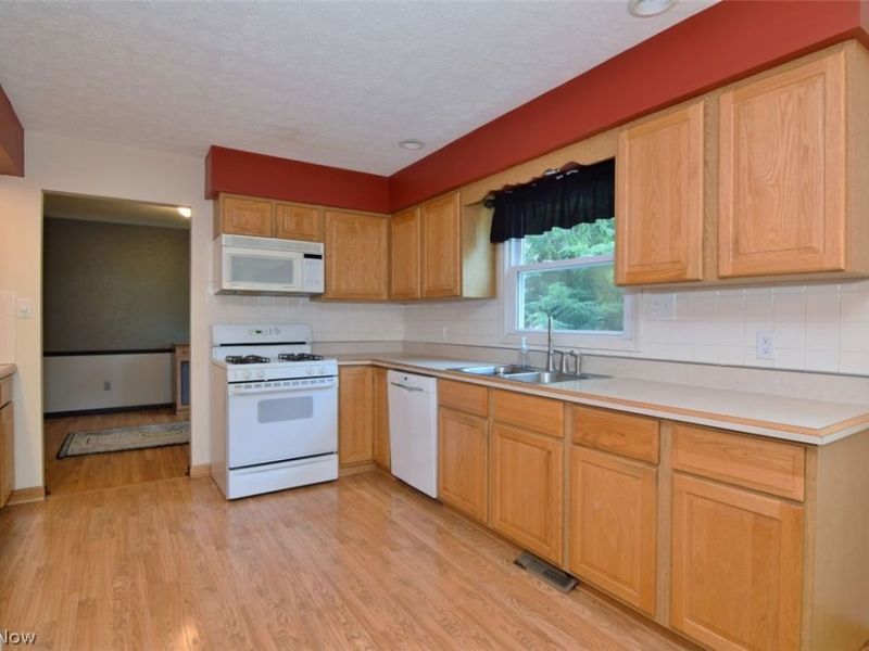134 Forestwood Drive, Northfield Center, OH 44067 Photo 12