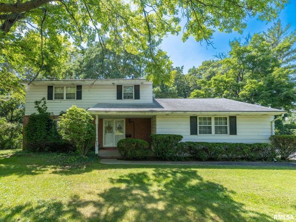 3026 W GREENBRIER Lane, Peoria, IL 61614