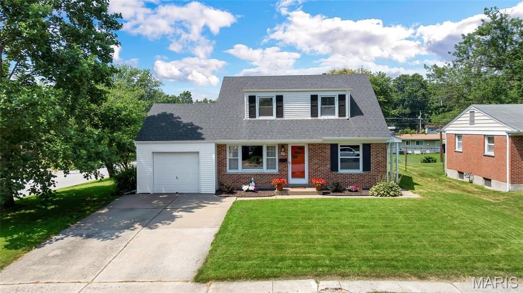 15 Blackberry Drive, Saint Charles, MO 63301 Main Photo