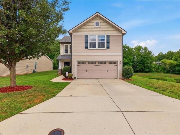1533 Hamilton Hills Drive , Greensboro, NC 27406