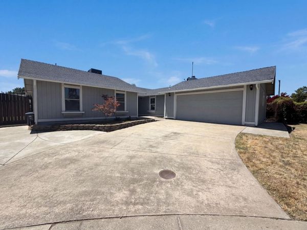 838 Dutra Ave, Rio Linda, CA 95673