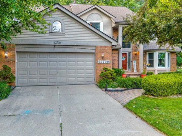 42790 Ledgeview Drive, Novi, Mi 48377