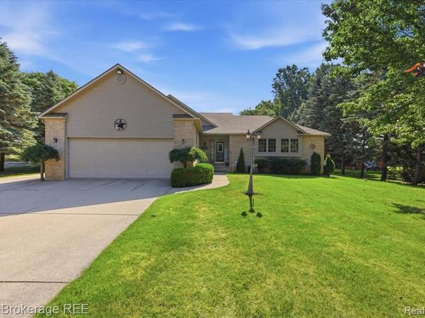 6057 Center Road, Grand Blanc Twp, MI 48439