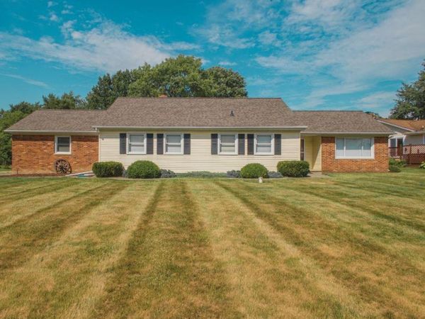 1382 Peachwood Drive, Flint Township, Mi 48507