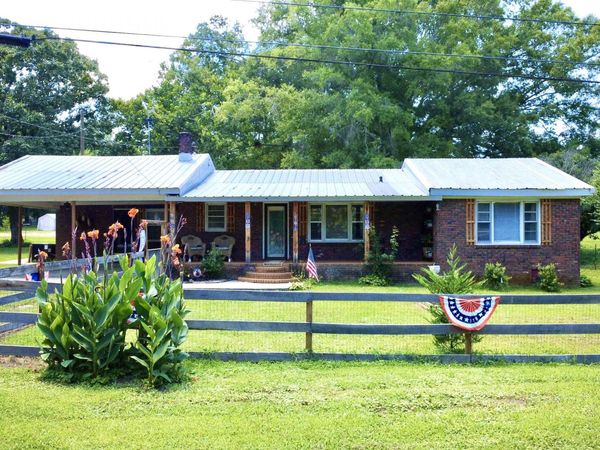 915 Dial Cv Rd, Leighton, AL 35646