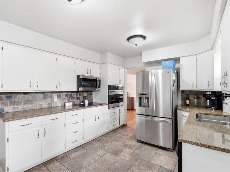 1381 Zollinger Road, Columbus, OH 43221 Photo 11