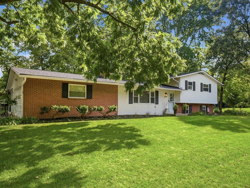 1381 Zollinger Road, Columbus, OH 43221 Photo 2