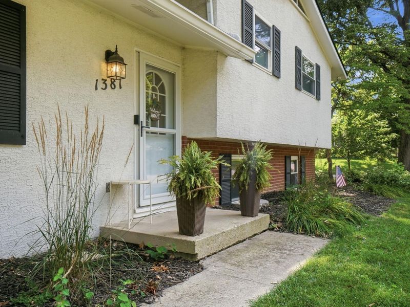 1381 Zollinger Road, Columbus, OH 43221 Photo 3