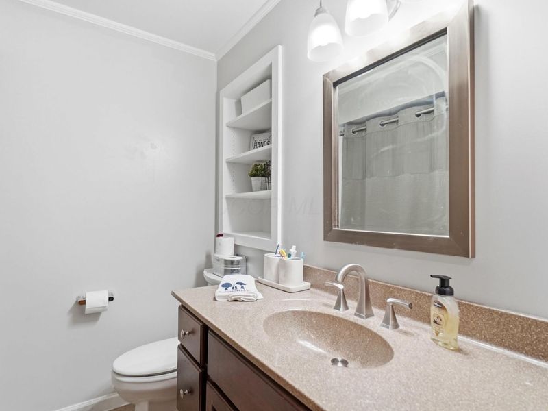1381 Zollinger Road, Columbus, OH 43221 Photo 30
