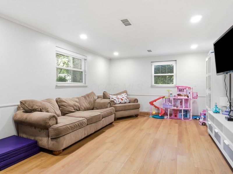 1381 Zollinger Road, Columbus, OH 43221 Photo 35