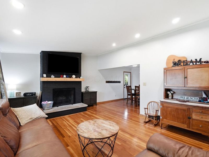 1381 Zollinger Road, Columbus, OH 43221 Photo 4