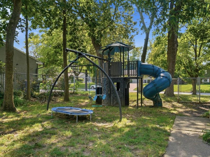 1381 Zollinger Road, Columbus, OH 43221 Photo 59