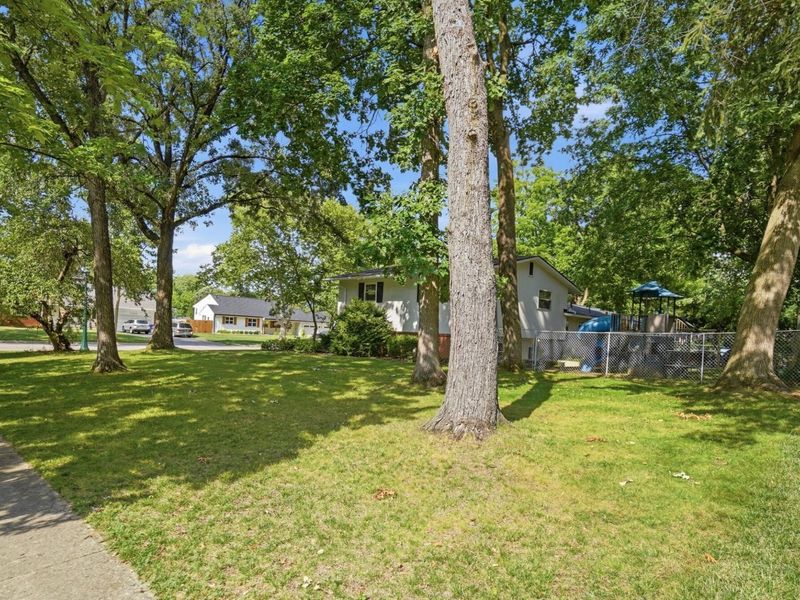 1381 Zollinger Road, Columbus, OH 43221 Photo 63