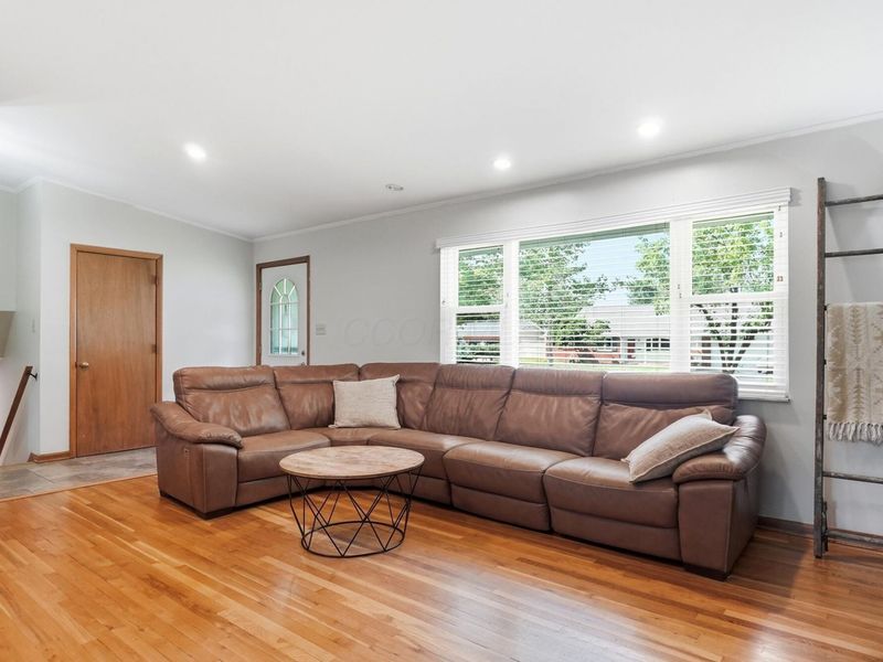 1381 Zollinger Road, Columbus, OH 43221 Photo 9