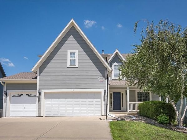404 DONEGAL Drive, Smithville, MO 64089