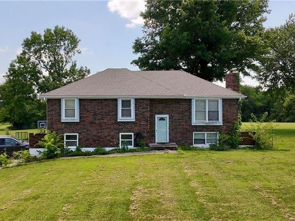 18741 Park Lane Circle, Lawson, MO 64062