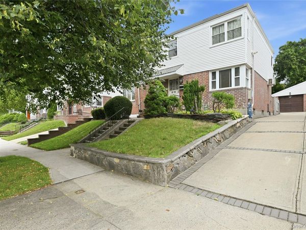 6715 215th Street , Oakland Gardens, NY 11364