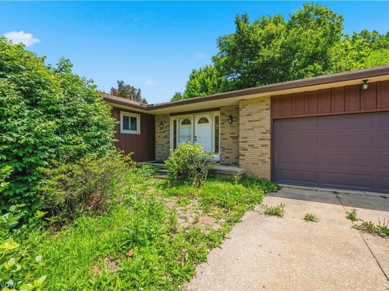 5231 Donner Drive, Clinton, OH 44216 Photo 2