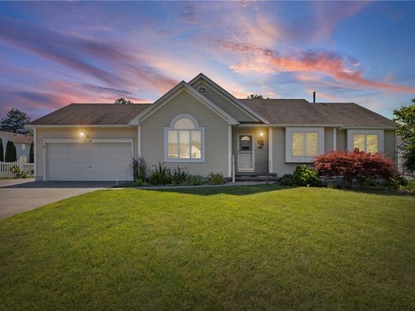 750 Close Circle, Webster, NY 14580
