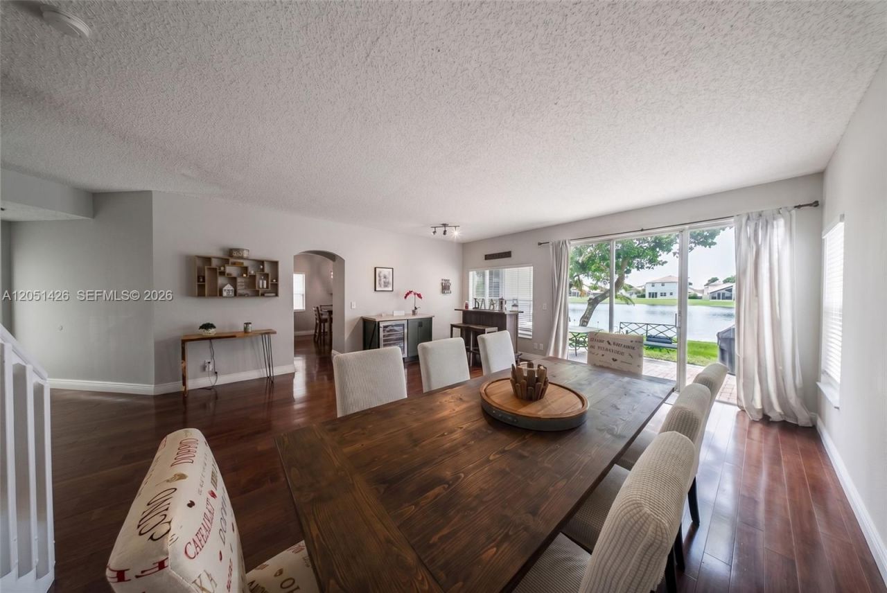 18546 NW 22nd St, Pembroke Pines, FL 33029 Photo