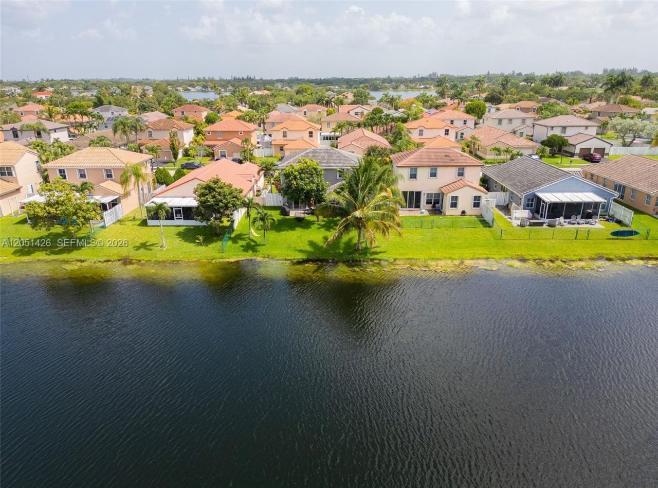 18546 NW 22nd St, Pembroke Pines, FL 33029 Photo