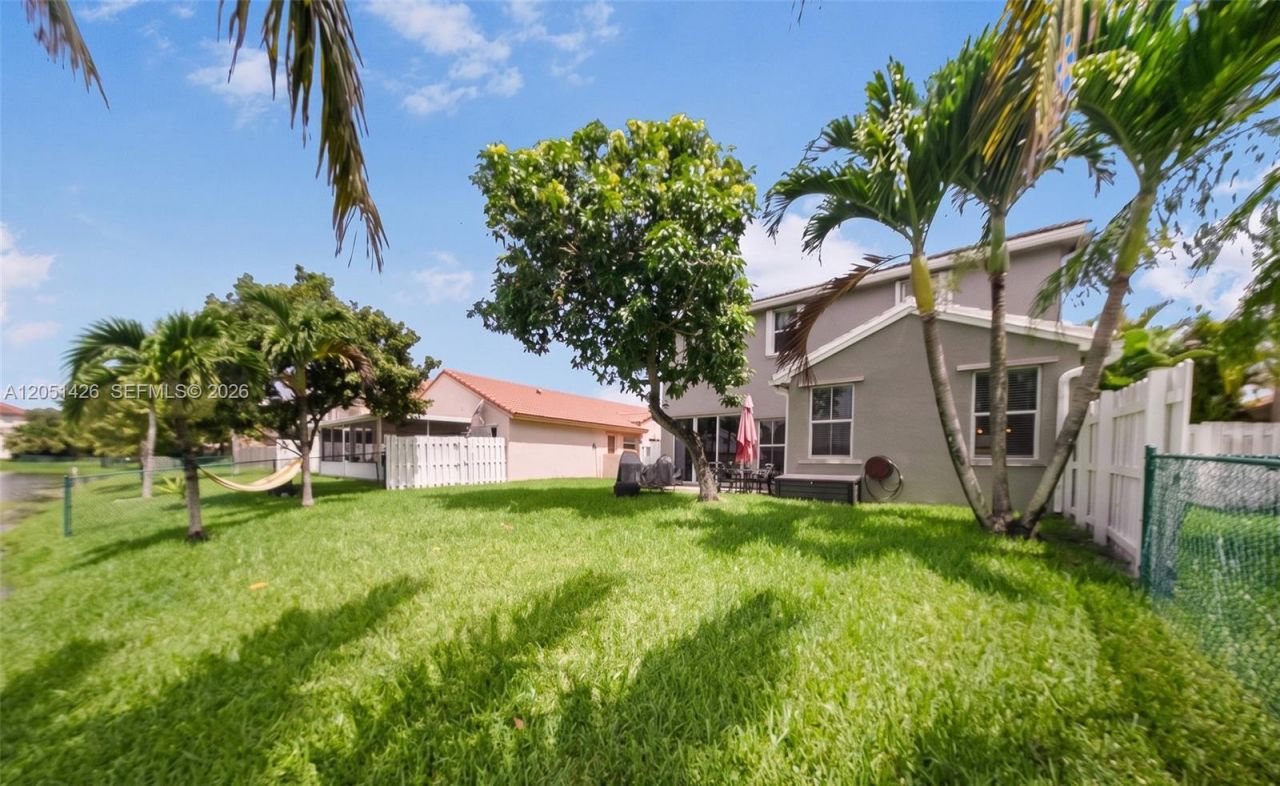 18546 NW 22nd St, Pembroke Pines, FL 33029 Photo