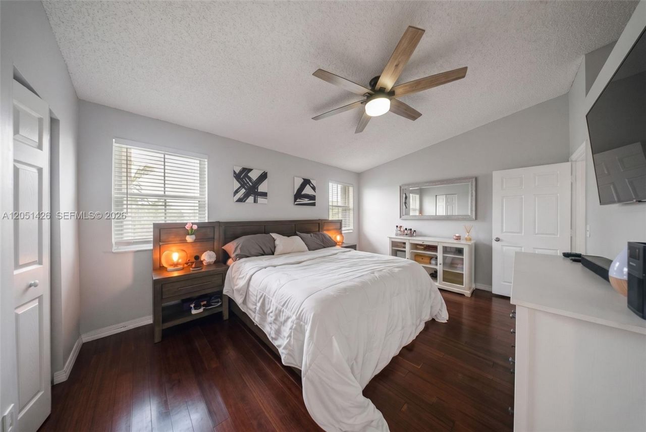 18546 NW 22nd St, Pembroke Pines, FL 33029 Photo
