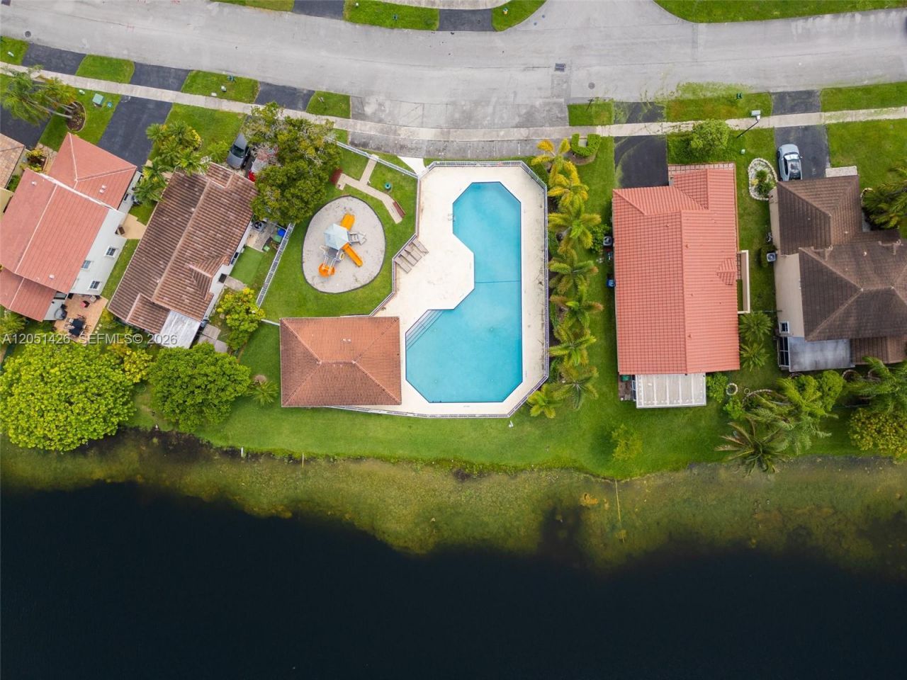 18546 NW 22nd St, Pembroke Pines, FL 33029 Photo