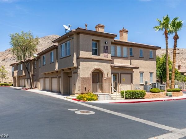 10200 Deerfield Beach Avenue , Unit 203, Las Vegas, NV 89129