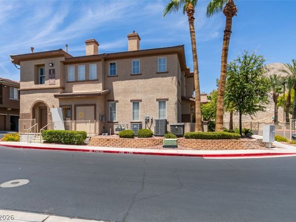 10200 Deerfield Beach Avenue, Unit 203, Las Vegas, NV 89129