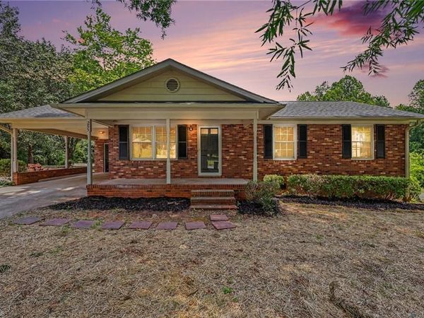 255 Pilotview Loop , Madison, NC 27025