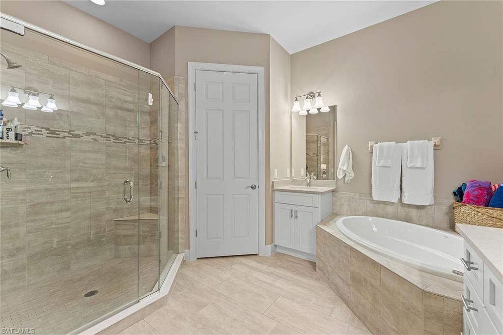 12041 Covent Garden Ct, Unit 2202, Naples, FL 34120 Photo