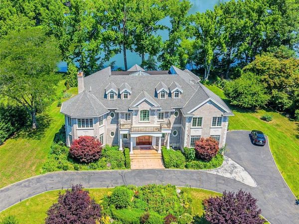 17 lake Road, Great Neck, NY 11020
