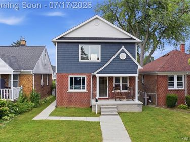 1058 Mollno Street, Wyandotte, MI 48192