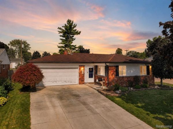 15123 Hix Street , Livonia, MI 48154