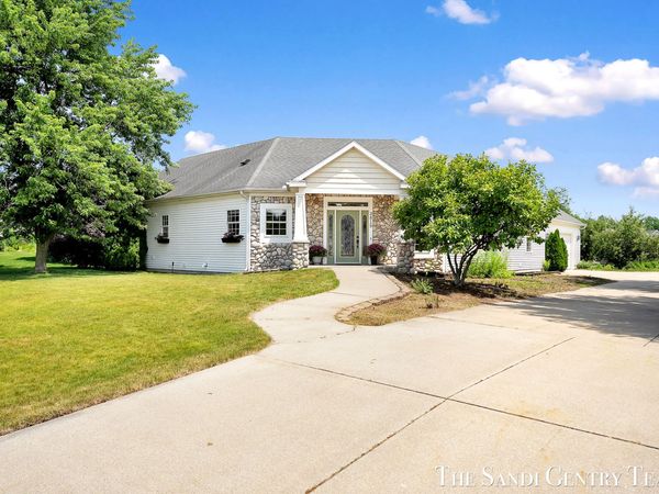 3819 Acadia Drive, Hudsonville, MI 49426