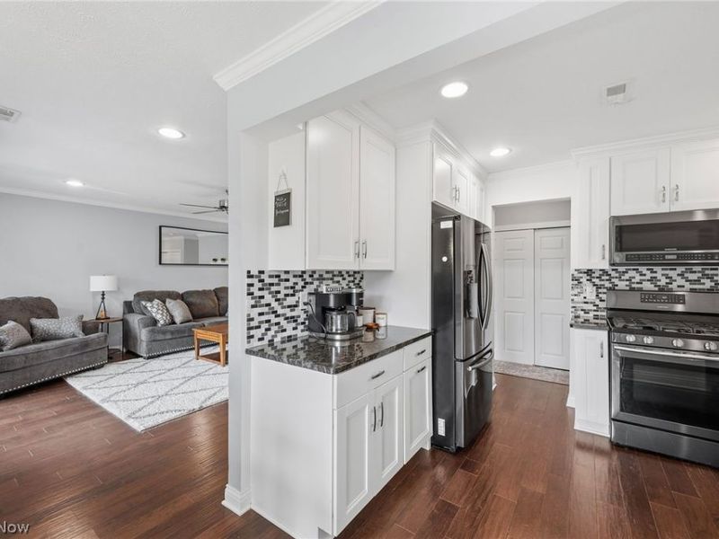 6300 Greenwood Parkway, Unit 406, Sagamore Hills, OH 44067 Photo 7
