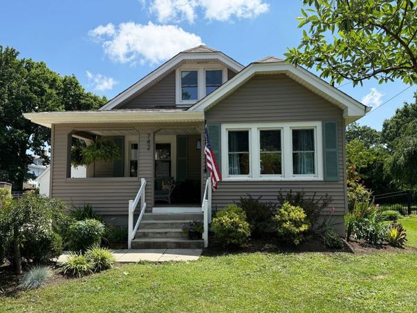 742 Barney Avenue, Cincinnati, OH 45215