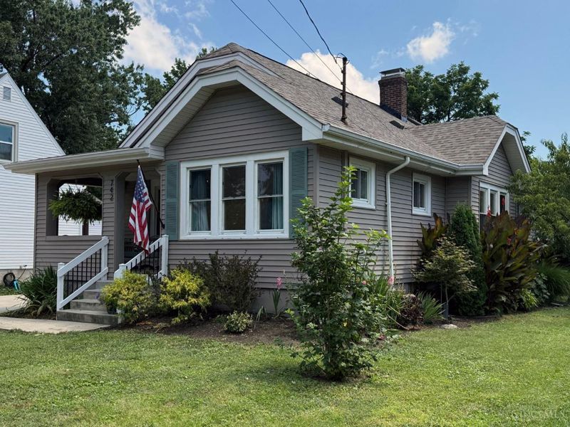 742 Barney Avenue, Wyoming, OH 45215 Photo 2